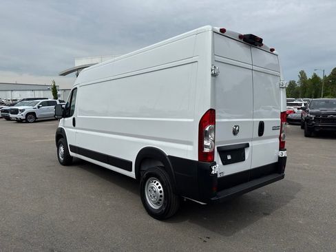 Used 2026 RAM ProMaster 2500 w/ Convenience Group FWD image 3