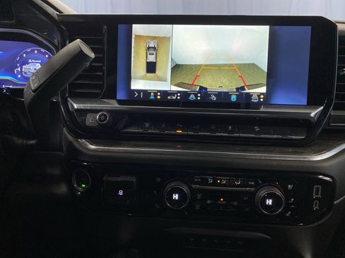 Used 2024 Chevrolet Silverado 2500 LTZ w/ LTZ Convenience Package image 14