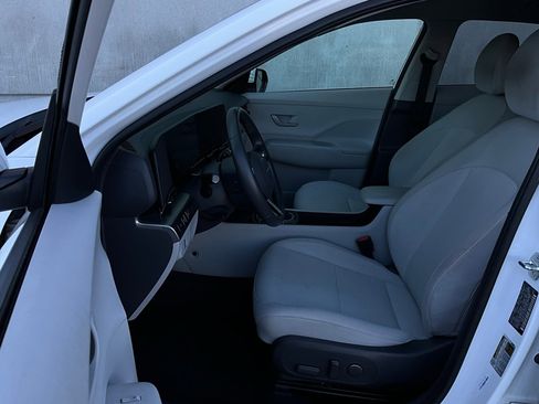 Used 2025 Hyundai Kona SEL image 10