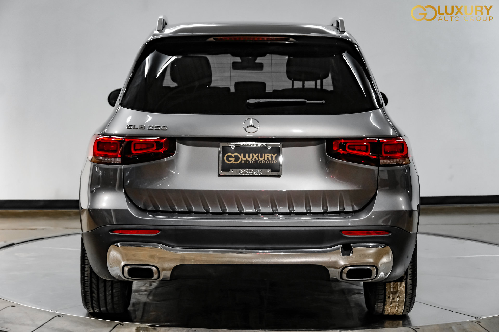 Used 2023 Mercedes-Benz GLB 250 w/ Premium Package image 11