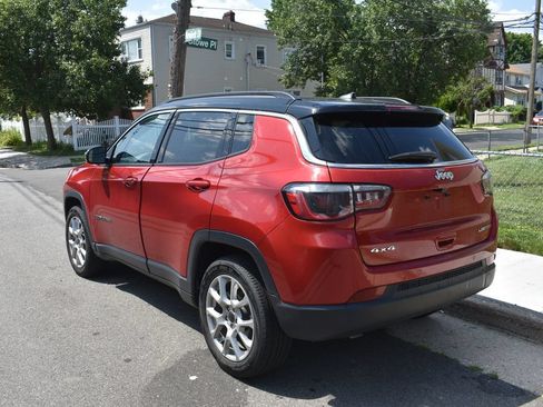 Used 2025 Jeep Compass Limited AWD/4WD image 7