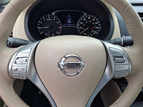 Used 2017 Nissan Altima 2.5 SV FWD image 19