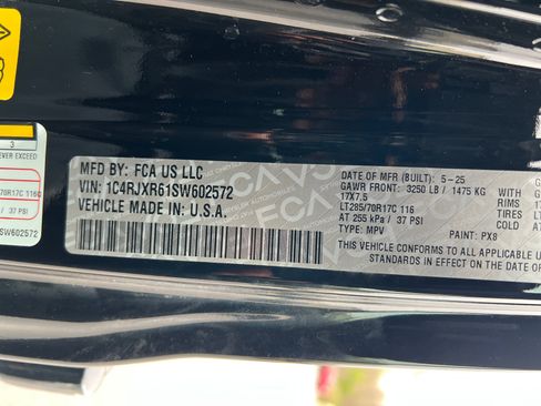 Used 2025 Jeep Wrangler Rubicon w/ Convenience Group image 33