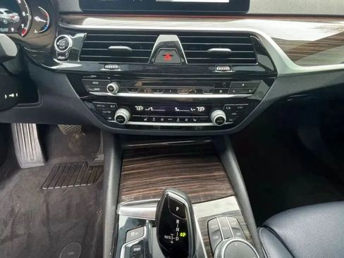 Used 2018 BMW 540i xDrive image 25