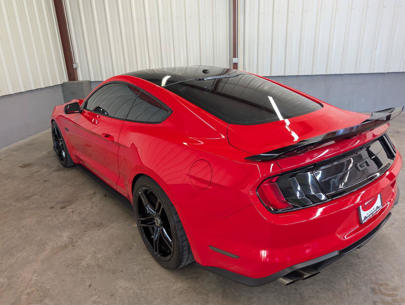 Used 2018 Ford Mustang GT Premium w/ GT Performance Package RWD image 11