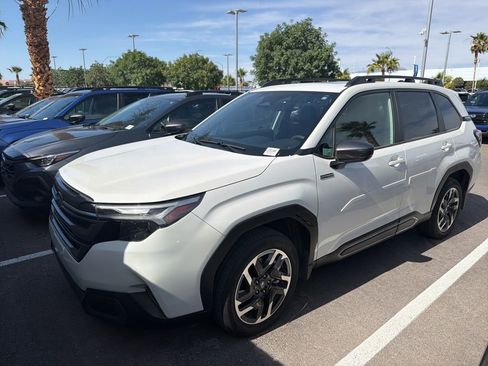 Used 2025 Subaru Forester Limited w/ Popular Package AWD/4WD image 4