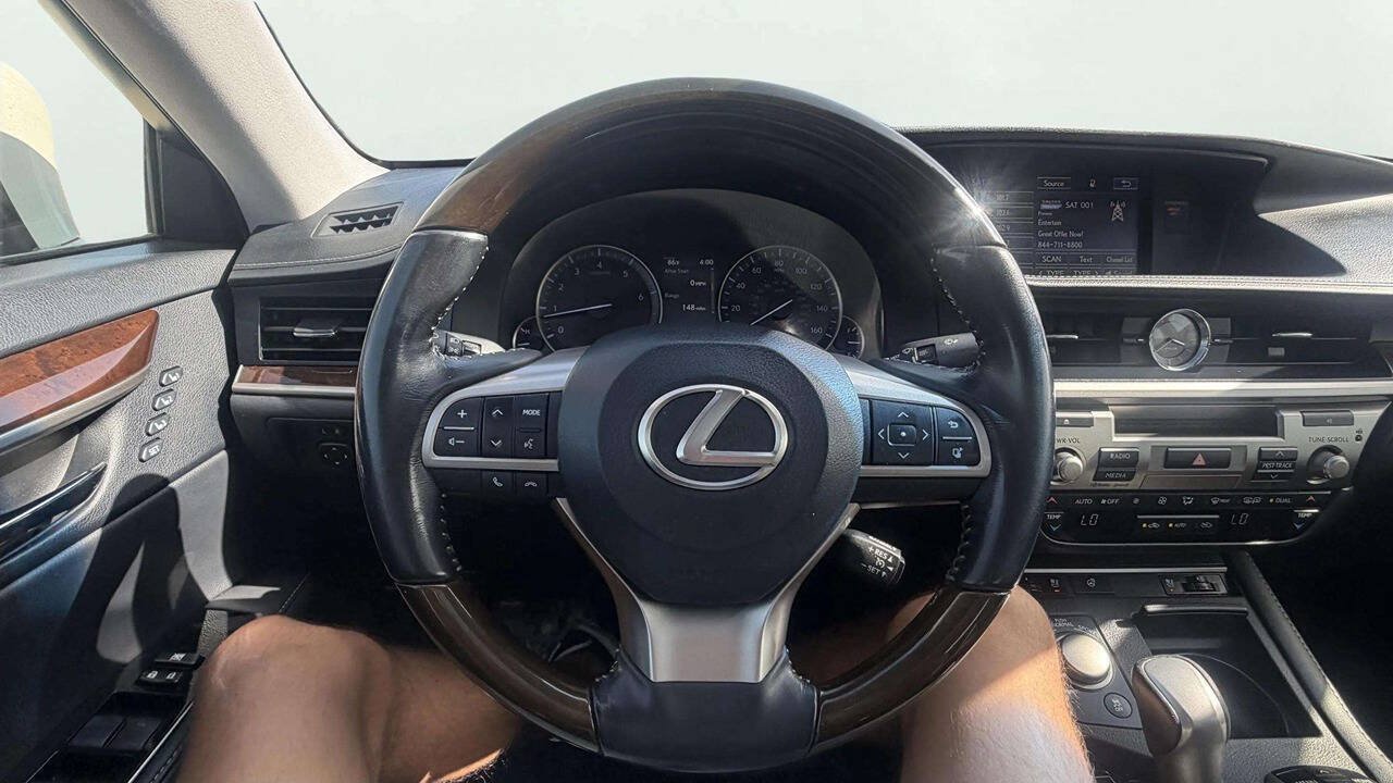 Used 2016 Lexus ES 350 w/ Navigation System Package FWD image 16