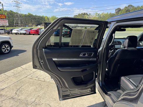 Used 2019 Ford Explorer Sport w/ Equipment Group 401A image 9