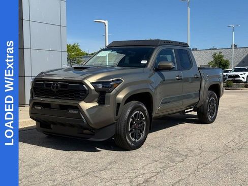 Used 2024 Toyota Tacoma TRD Sport AWD/4WD image 7