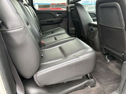 Used 2011 Chevrolet Avalanche LTZ image 26