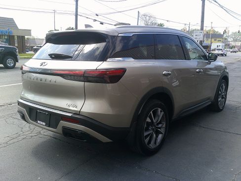 Used 2023 INFINITI QX60 Luxe w/ Performance Audio Package AWD/4WD image 5