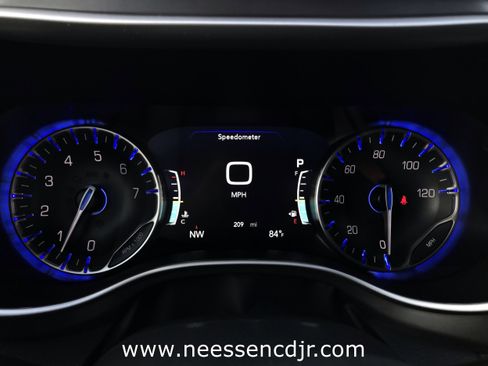 New 2025 Chrysler Pacifica Select w/ Fav Edition Package image 32