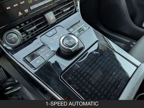 Used 2024 Subaru Solterra Premium image 16