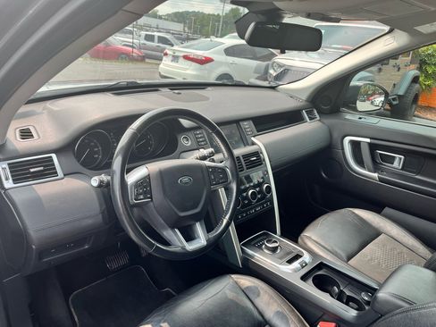 Used 2018 Land Rover Discovery Sport SE image 10