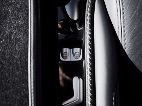 Used 2006 Mercedes-Benz SLR image 47