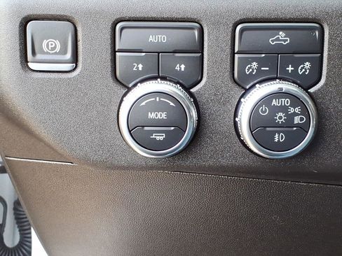 Used 2024 GMC Sierra 1500 Elevation image 14