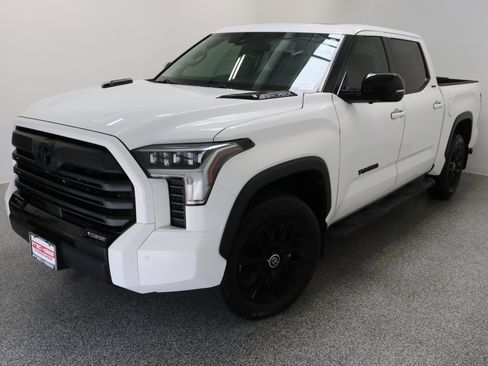 Used 2024 Toyota Tundra Limited image 2