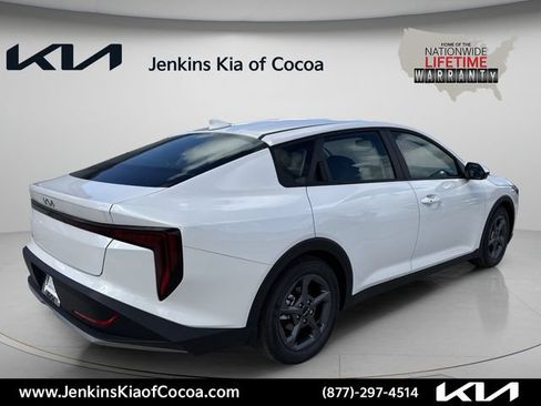 New 2026 Kia K4 FWD image 4