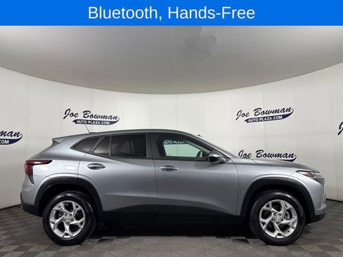 Used 2024 Chevrolet Trax LS w/ LS Convenience Package FWD image 5