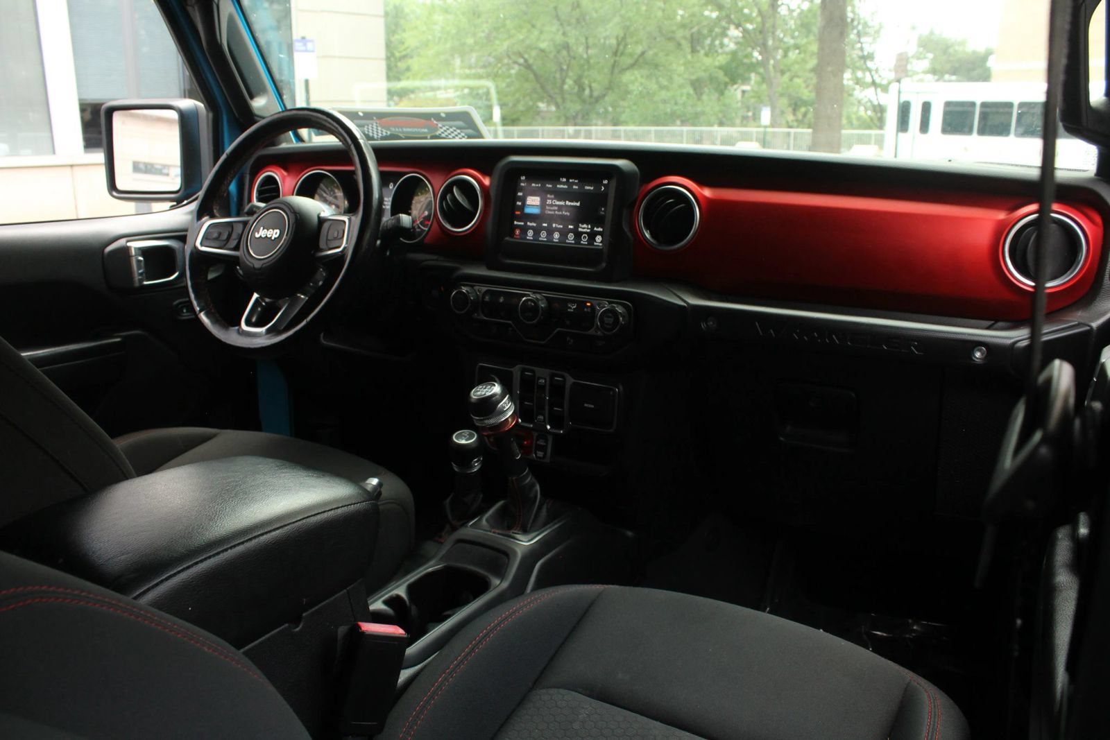 Used 2021 Jeep Wrangler Unlimited Rubicon w/ Safety Group AWD/4WD image 22