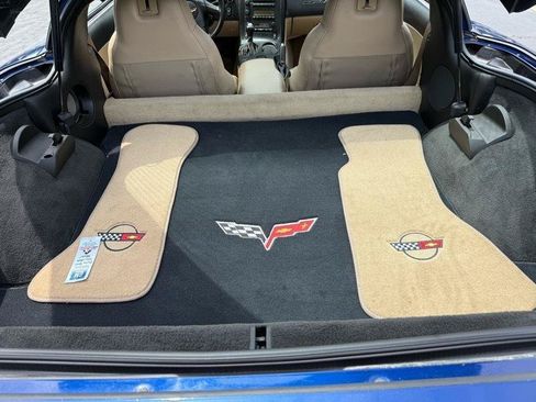 Used 2005 Chevrolet Corvette Coupe w/ Preferred Equipment Group RWD image 21