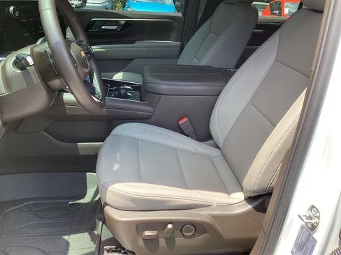 Used 2025 Chevrolet Tahoe LT RWD image 6