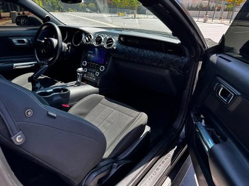 Used 2020 Ford Mustang Coupe RWD image 24