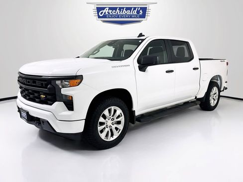 Used 2023 Chevrolet Silverado 1500 Custom image 3