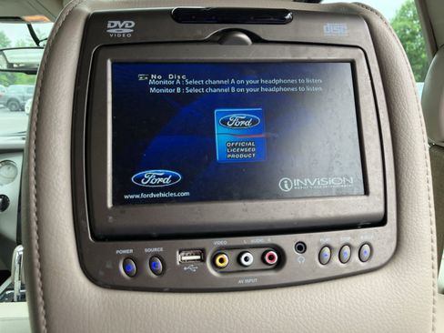 Used 2014 Ford Expedition Limited w/ Equipment Group 301A AWD/4WD image 38