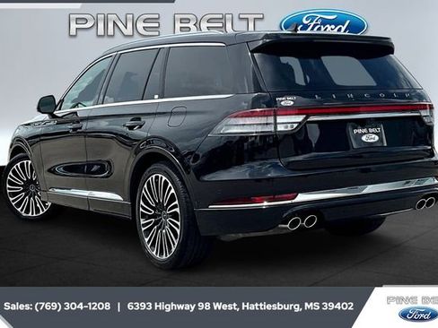Used 2023 Lincoln Aviator Black Label w/ Dynamic Handling Package image 2