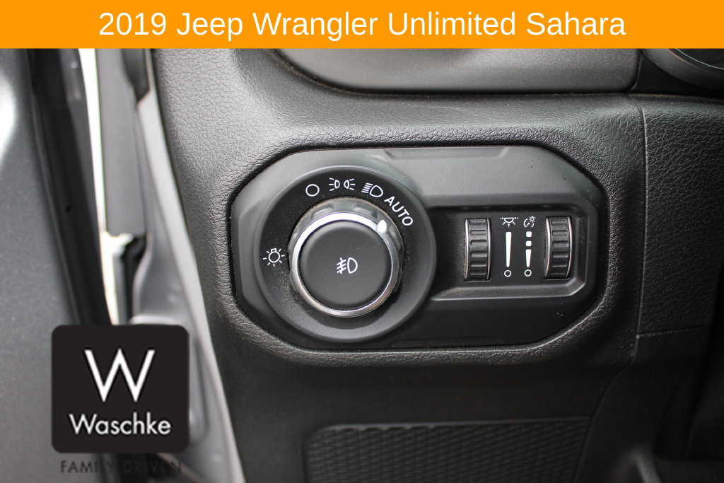 Used 2019 Jeep Wrangler Unlimited Sahara AWD/4WD image 20