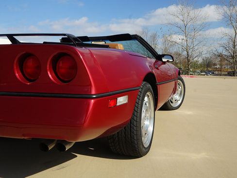 Used 1990 Chevrolet Corvette Convertible image 31