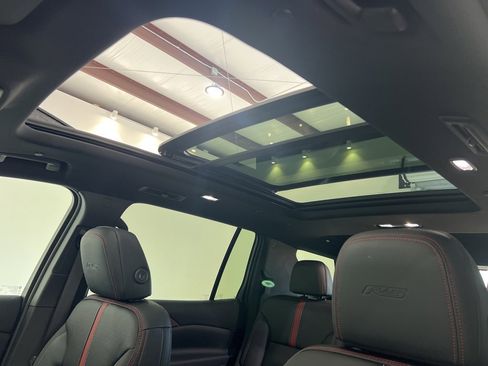 New 2026 Chevrolet Traverse RS image 18