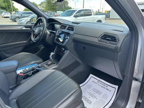Certified 2024 Volkswagen Tiguan SE R-Line AWD/4WD image 39