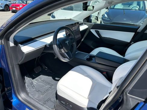 Used 2021 Tesla Model Y Long Range image 13