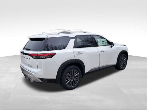 New 2025 Nissan Pathfinder SL w/ SL Premium Package image 5
