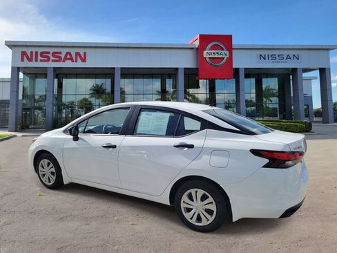 Used 2025 Nissan Versa S w/ Trunk Package FWD image 3