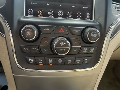 Used 2018 Jeep Grand Cherokee Overland image 53