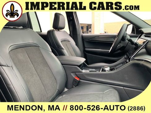 New 2025 Jeep Grand Cherokee Altitude image 16