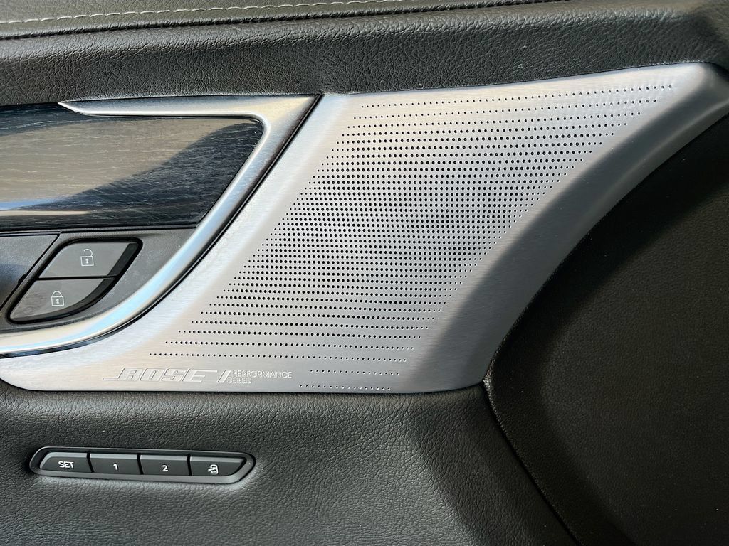 Used 2024 Cadillac XT5 Premium Luxury w/ LPO, Floor Liner Package AWD/4WD image 19
