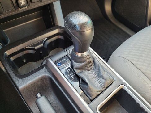 Certified 2021 Toyota Tacoma SR5 image 34