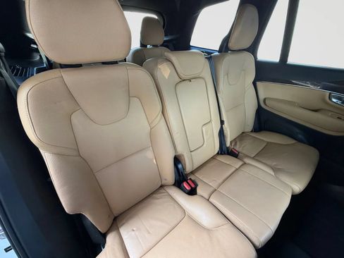 Used 2018 Volvo XC90 T6 Momentum w/ Convenience Package AWD/4WD image 19