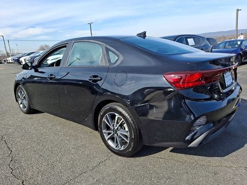 Used 2023 Kia Forte LXS w/ LXS Technology Package FWD image 6