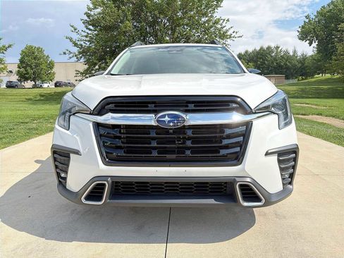 Used 2024 Subaru Ascent Touring w/ Popular Package #2 AWD/4WD image 9