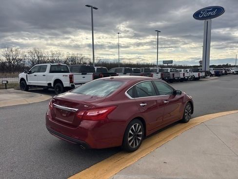 Used 2017 Nissan Altima 2.5 SV image 5