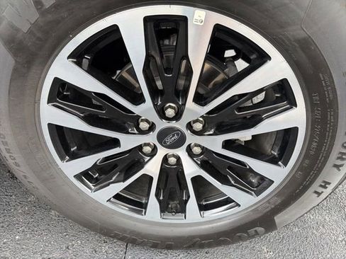 Used 2025 Ford Expedition Platinum AWD/4WD image 36
