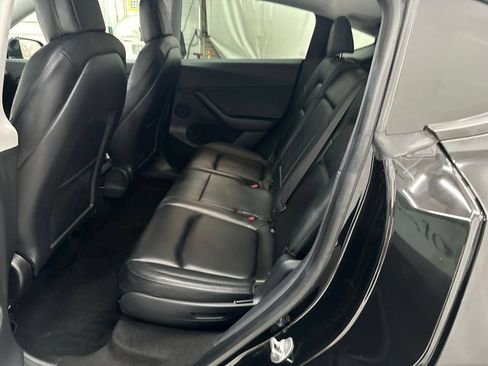 Used 2021 Tesla Model Y Long Range AWD/4WD image 21