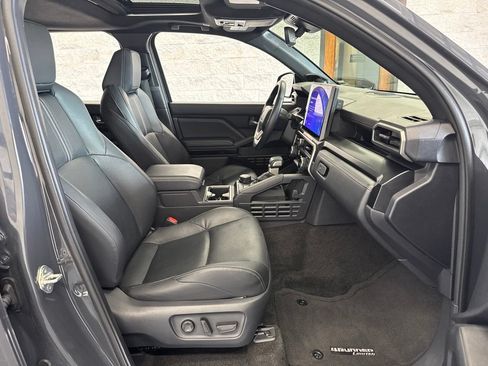Used 2025 Toyota 4Runner Limited AWD/4WD image 51