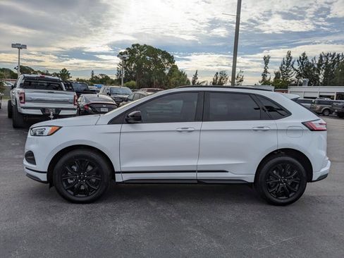 New 2024 Ford Edge SE w/ Black Appearance Package image 6