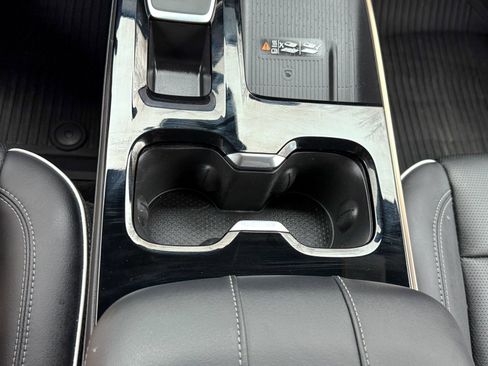 Used 2025 Buick Enclave Avenir w/ LPO, Floor Liner Package image 31